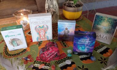 Cartes d'oracles et de tarots viennent compléter mes guidances